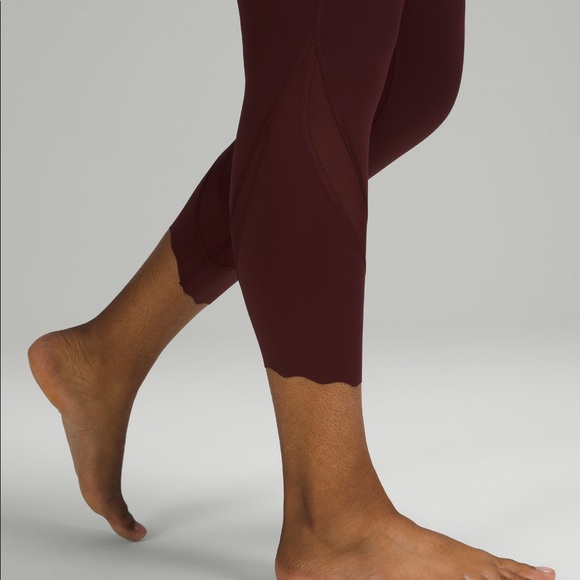 Lulu wunder under scalloped hem 23” red merlot leggings NWT size 4 - Picture 3 of 4